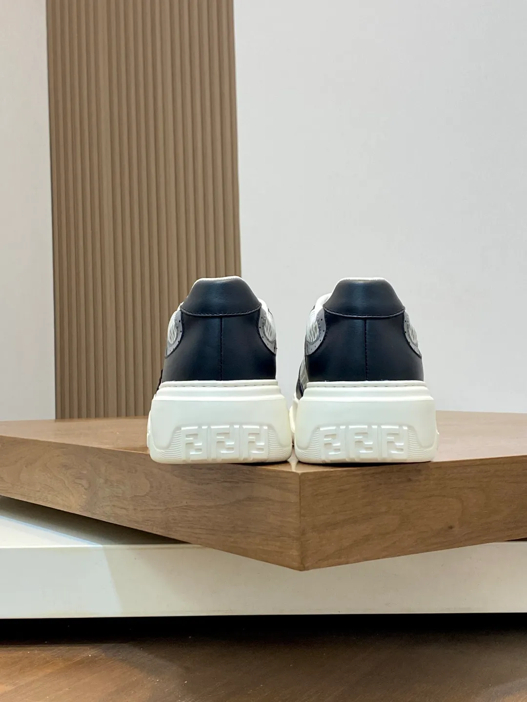 💰780 [FENDI] Fendi - high-end quality original order 🔍🔍🔍 casual sports shoes - Upper: 🔝 Nappa calfskin spliced breathable mesh injection molded brand logo plastic module - Lining: brand canvas - Outsole: ultra-light T men's shoes 💰R foam rubber; molded outsole - Ultra-high quality control · Fine workmanship: highlighted (high-end · extravagant · grade) -Size: 39-44 (38, 45, can be customized)